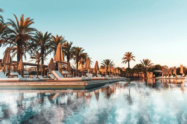 Bazén v Rixos Premium Belek