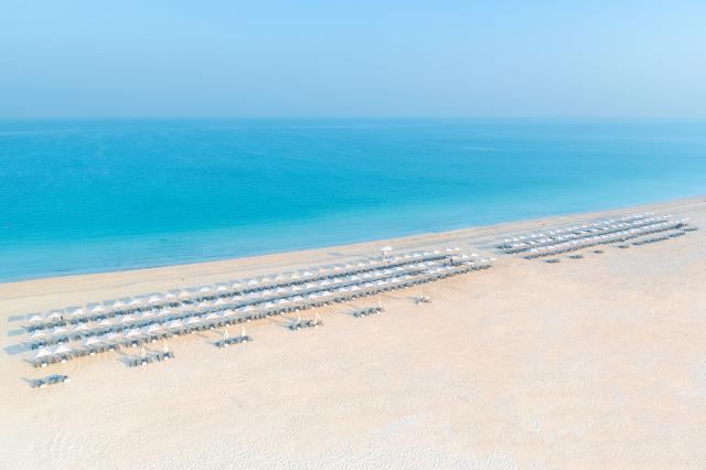 Pláž pri Rixos Premium Saadiyat Island Abu Dhabi