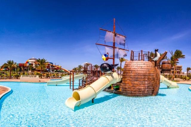 Bazén s atrakciami pre najmenších v hoteli Jaz Makadi Oasis Res