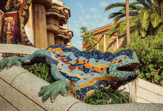 Barcelona s pobytom pri mori - socha chameleóna