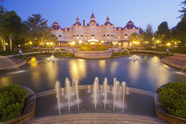 Fontána, Paríž & Disneyland