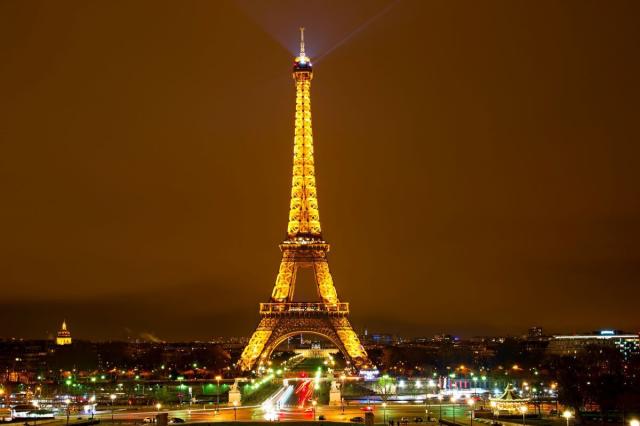 Eiffelova veža v noci, Paríž