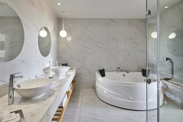 Hotel Steigenberger Pure Lifestyle - kúpeľňa