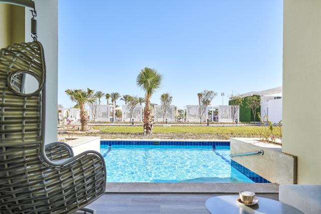 Swim-up Suite