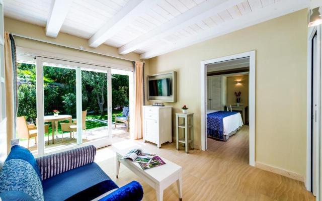 Deluxe Family Plus Bungalow, Boungaville