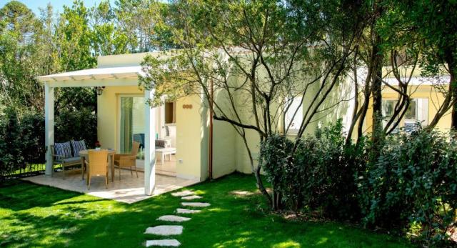 Deluxe Family Plus Bungalow, Boungaville