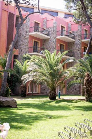 Superior Garden, Castello