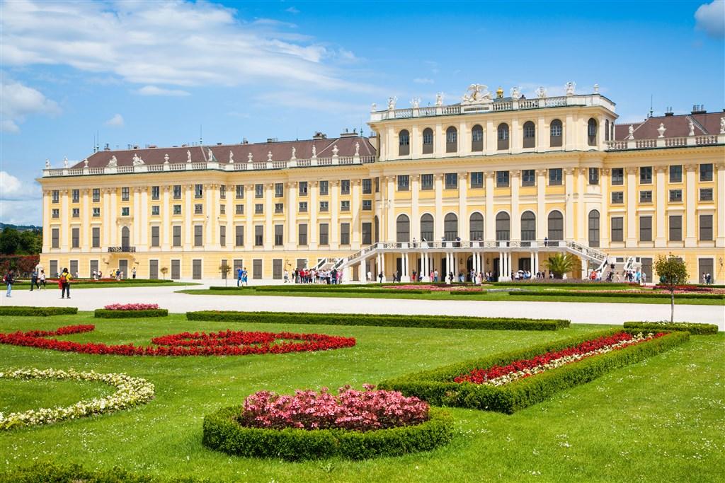 Schönbrunn Zoo a Zámok
