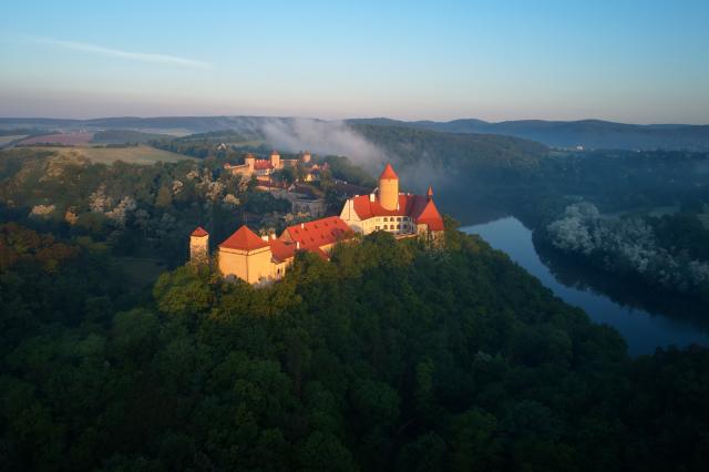 Hrady Pernštejn a Veveří, zámok Litomyšl
