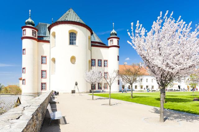 Hrady Pernštejn a Veveří, zámok Litomyšl, poznávací zájazd