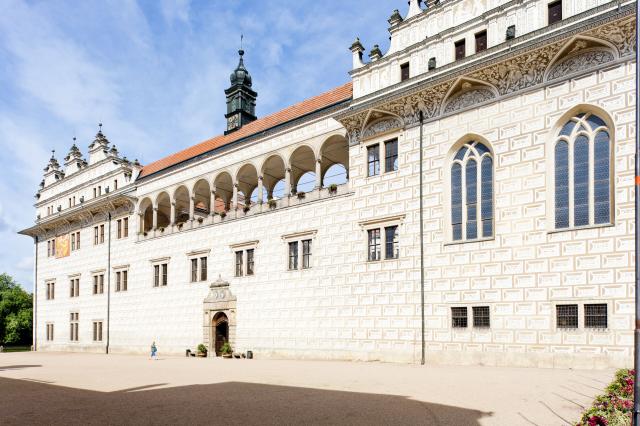 Hrady Pernštejn a Veveří, zámok Litomyšl, poznávací zájazd