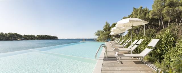 Crvena Luka Apartments & Villas