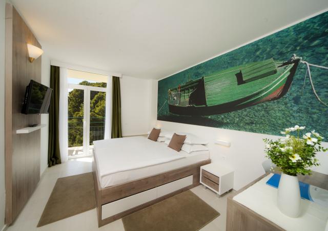 Dvojlôžková izba štandard, balkón (hotel)
