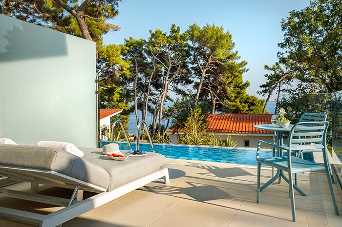 Dvojlôžková izba superior, terasa, swim up, morská strana