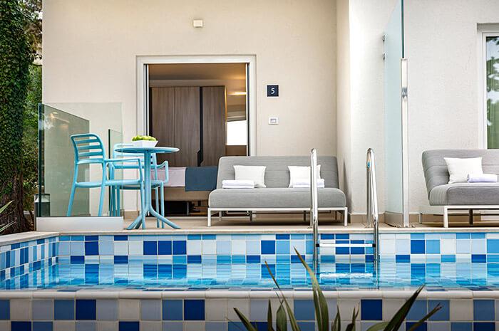 Dvojlôžková izba premium, terasa, swim up, výhľad more