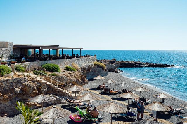 Pláž v Kakkos Beach
