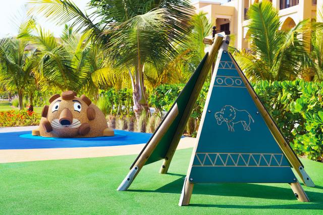 Ihrisko pri The Bay Club - Doubletree by Hilton Marjan Island