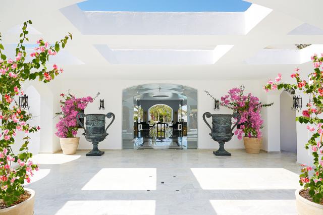 Vstupná hala v Caramel Grecotel Boutique Resort