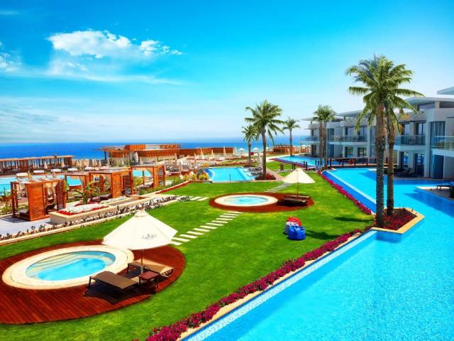 Lagoon Deluxe Suite