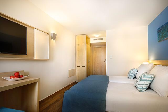 Dvojlôžková izba classic s prístelkou (park strana)