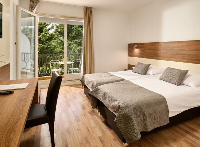 Dvojlôžková izba štandard s možnosťou prístelky(hotel)