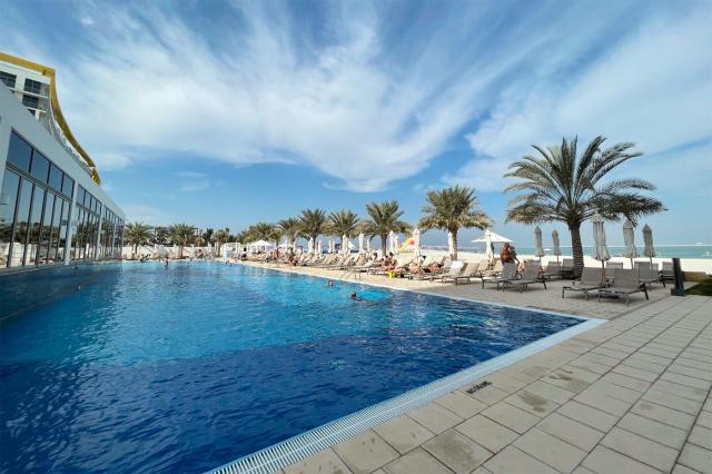 Bazén v hoteli RIU Dubai