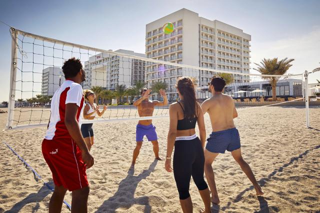 Volejbalisti v hoteli RIU Dubai
