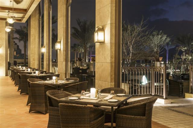Hotel Ajman Saray - posedenie
