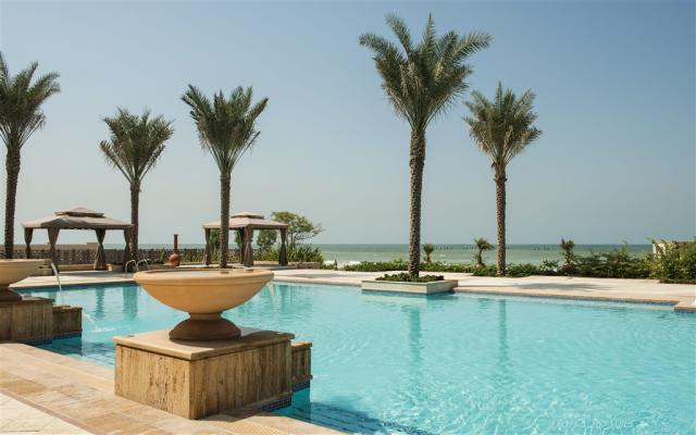 Bazén Hotel Ajman Saray