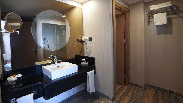 Izba Lagoon Suite
