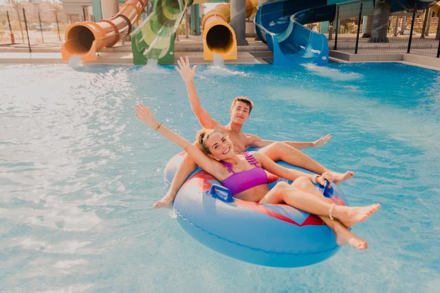 animátori planet fun na tobogánoch v hoteli arkin iskele