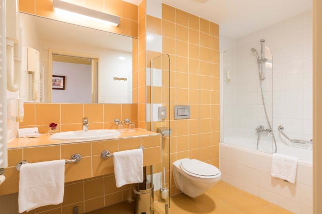 Rodinná izba 4+1 connected (hotel, balkón, morská strana)