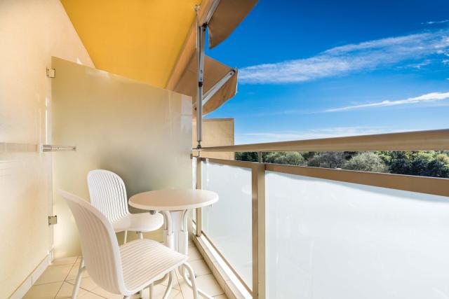 Rodinná izba 4+1 connected (hotel, balkón, morská strana)