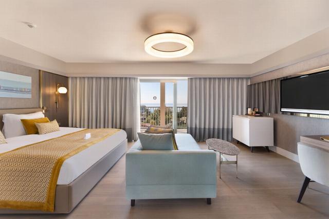 Premium Suite s bočným výhľadom na more