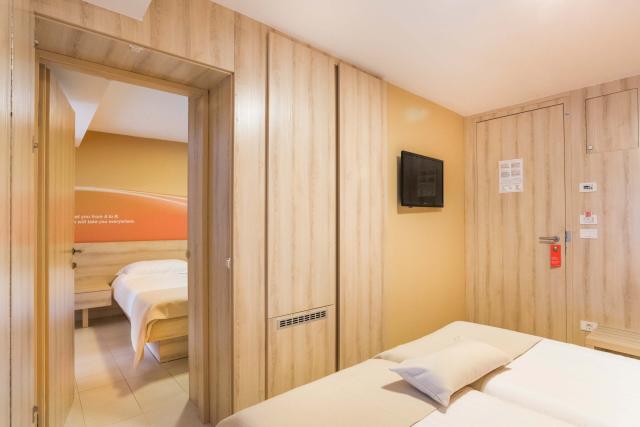Rodinná izba classic connected (residence, balkón, park)