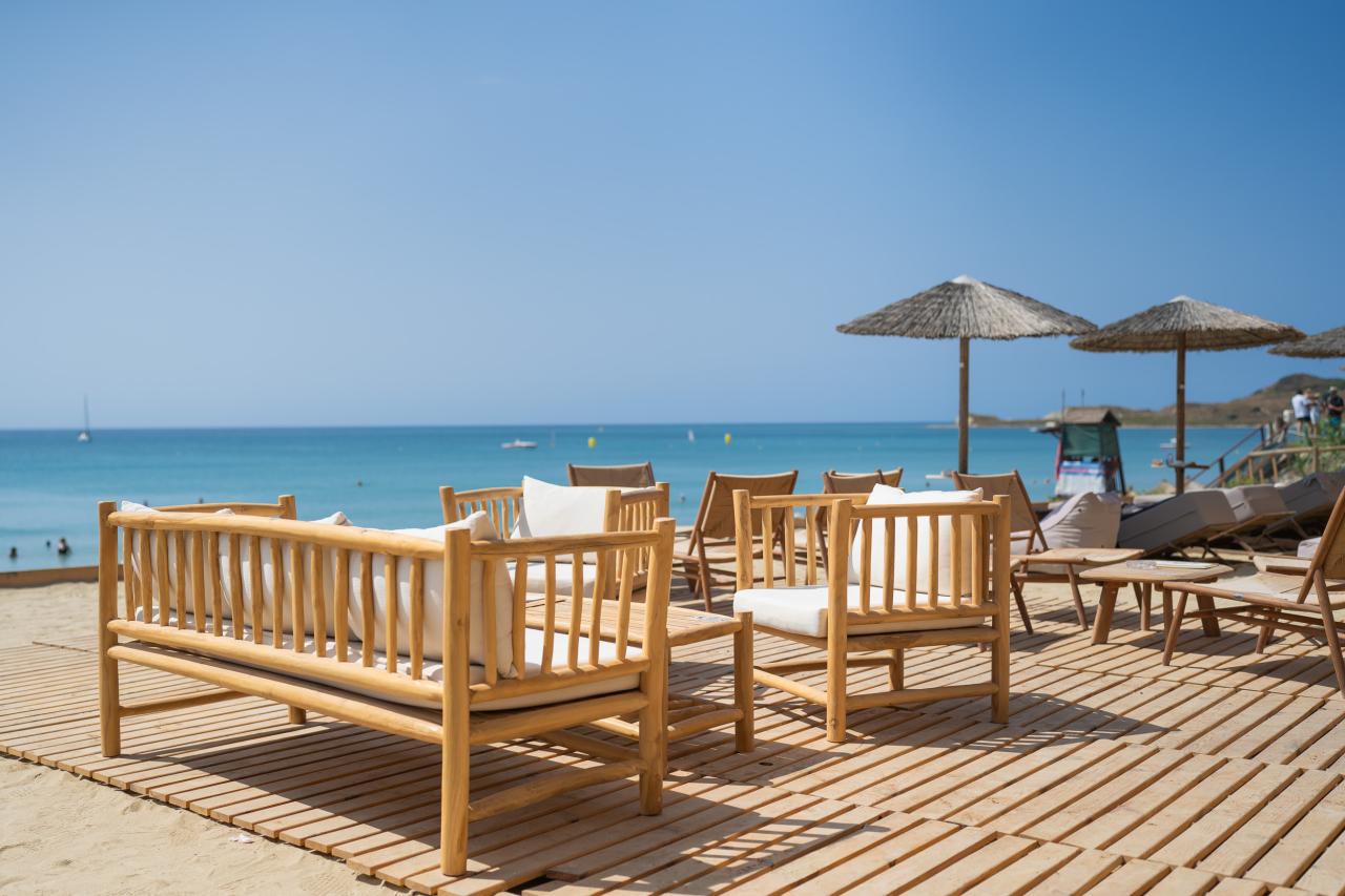 Pláž a bar na práži pri hoteli Argile resort