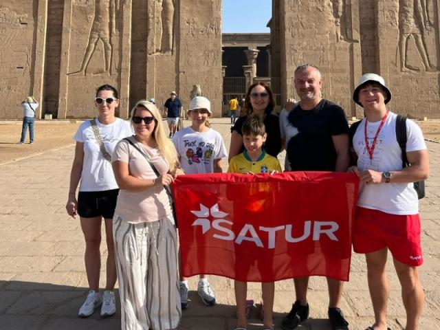 Spoločná fotka skupiny v Edfu