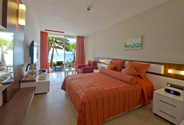 Deluxe Beach izba s terasou