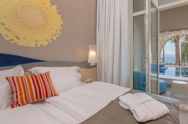 Junior Suite deluxe (swim up pool, morská strana)