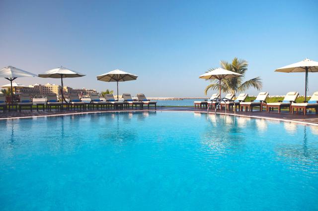 Bazén v Hilton Resort & Spa Ras Al Khaimah
