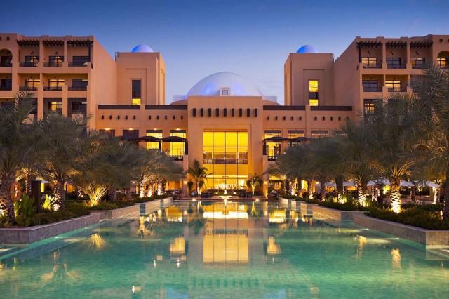 Hilton Resort & Spa Ras Al Khaimah večer