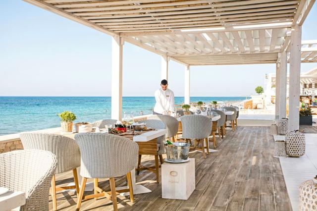Reštaurácia v Grecotel Lux Me White Palace