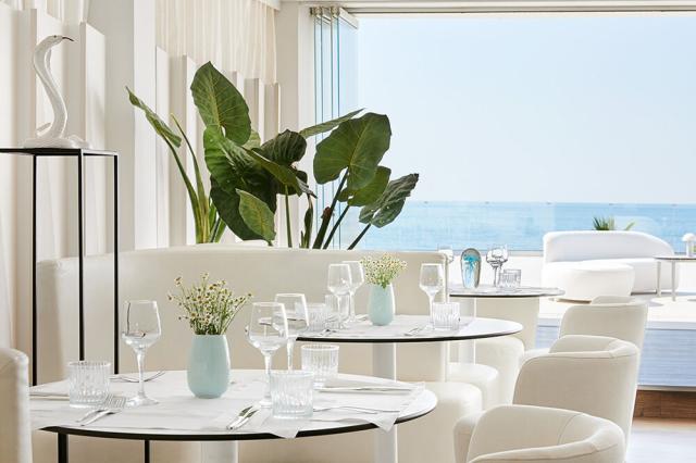 Reštaurácia v Grecotel Lux Me White Palace