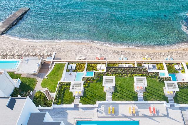 Pláž v Grecotel Lux Me White Palace
