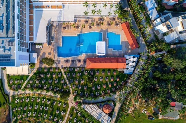 Cavo Maris Beach
