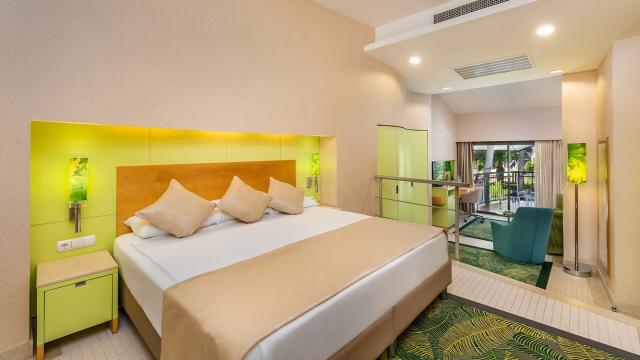 Junior Suite, vedľajšia budova