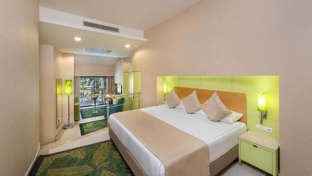 Junior Suite, vedľajšia budova