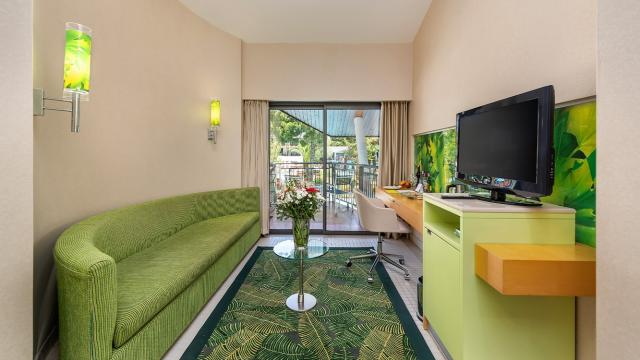 Junior Suite, vedľajšia budova