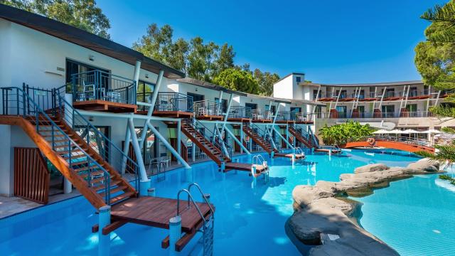 Junior Suite, vedľajšia budova