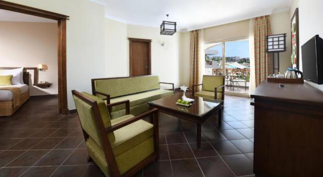 Rodinná izba, výhľad bazén Resort